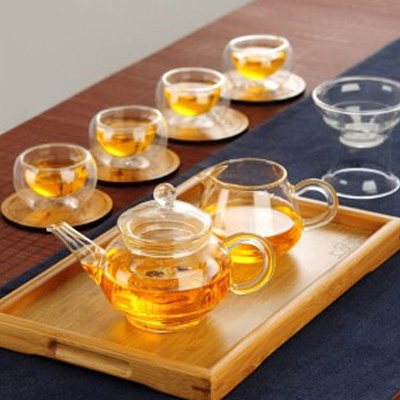 昆明茶室必备：玻璃茶具导热快却易握不烫手，搭配隔热杯垫，日常泡茶操作更省心